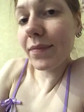  Sweet Love  online show from June 21, 2026, 1:06 pm