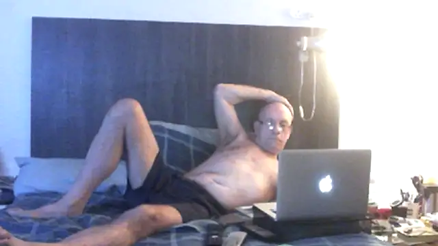 Snapshot of dazuk4513 chatting on July 6, 2026, 10:23 pm dazuk4513 online show from July 6, 2026, 10:23 pm