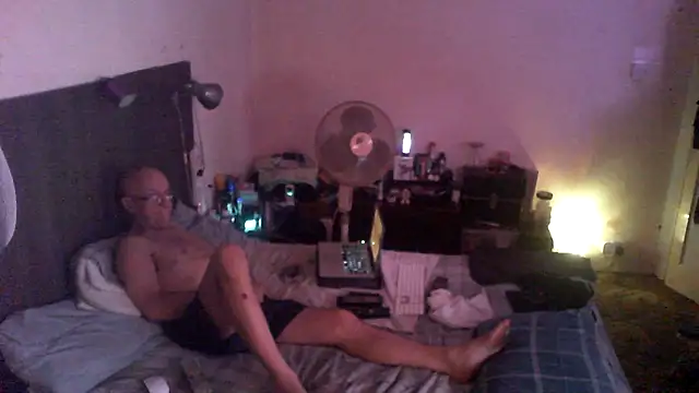 Snapshot of dazuk4513 chatting on August 3, 2026, 10:47 pm dazuk4513 online show from August 3, 2026, 10:47 pm