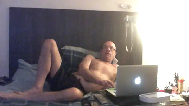 Snapshot of dazuk4513 chatting on July 12, 2026, 12:00 am dazuk4513 online show from July 12, 2026, 12:00 am