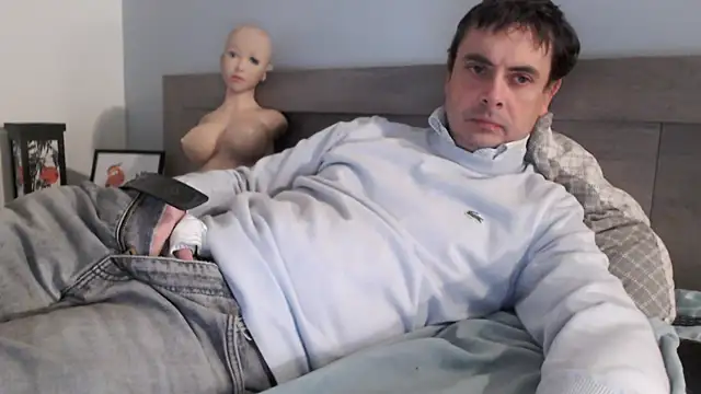 freddy0222222 online show from November 25, 2025, 12:16 pm