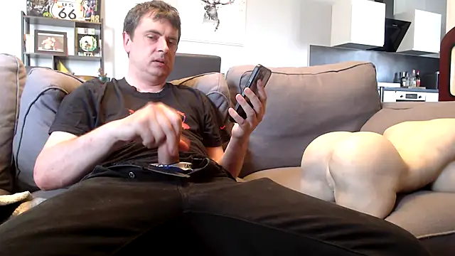 freddy0222222 online show from June 22, 2026, 11:07 am
