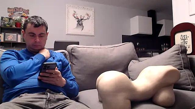 freddy0222222 online show from April 29, 2026, 3:43 am