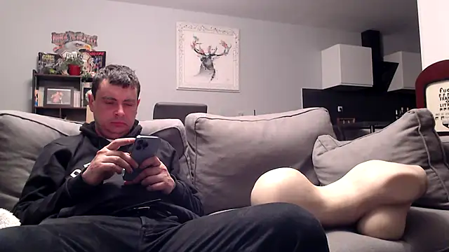 freddy0222222 online show from May 3, 2026, 11:08 pm