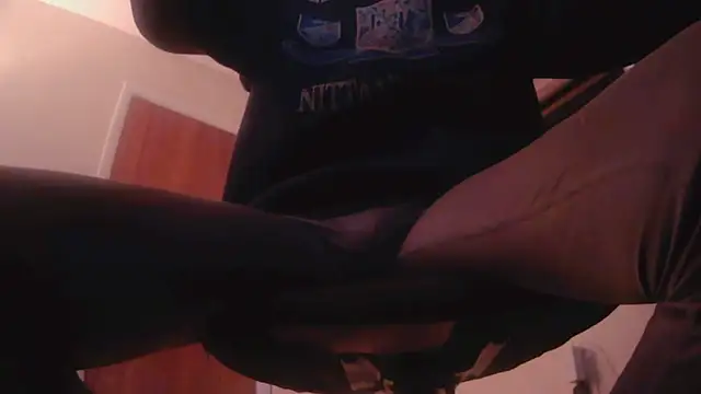 hottottrot691 online show from November 26, 2025, 9:37 pm