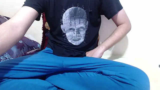 Alexdelarge323 online show from June 17, 2026, 3:55 pm