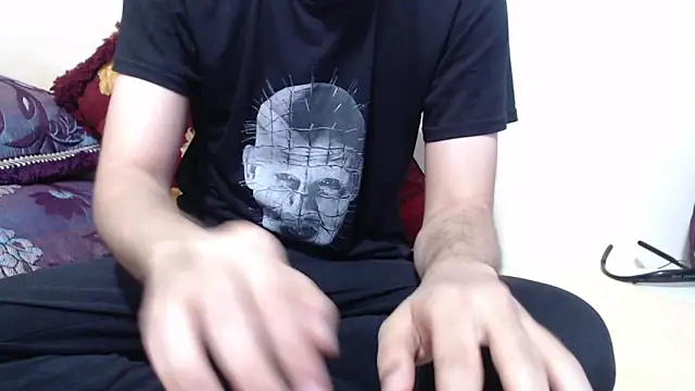 Alexdelarge323 online show from June 12, 2026, 2:26 pm