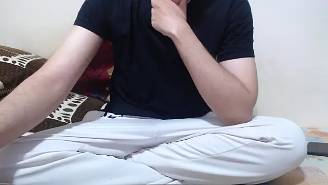 Alexdelarge323 online show from April 27, 2026, 2:37 pm