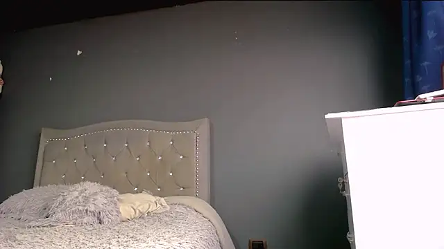 jessi 4 online show from March 12, 2025, 4:13 pm