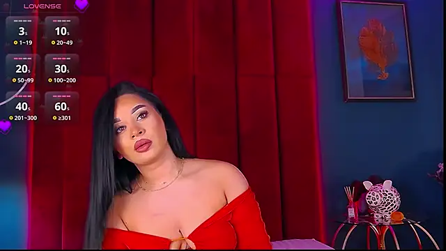 MadyLuxxx online show from October 28, 2025, 7:57 pm