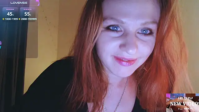 Snapshot of Cassie_Wild chatting on November 30, 2025, 1:34 pm Cassie Wild online show from November 30, 2025, 1:34 pm