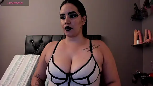 MariaGaitan online show from October 23, 2025, 7:01 pm