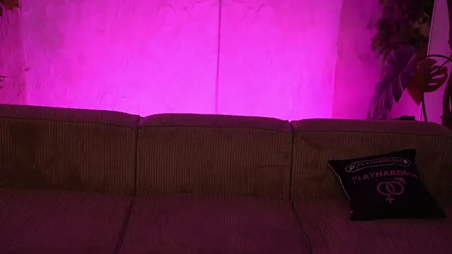 Jasmine Flow online show from December 18, 2025, 8:52 am