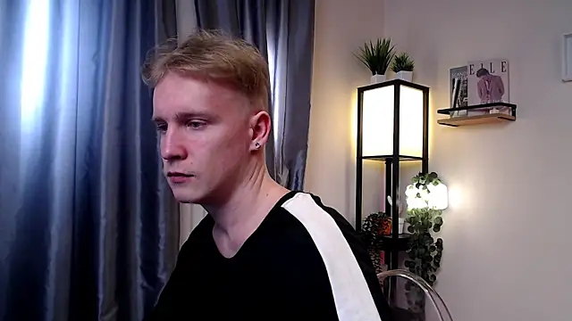 AlexxSweet online show from May 4, 2026, 4:49 am