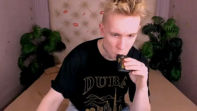 AlexxSweet online show from February 6, 2025, 5:03 am