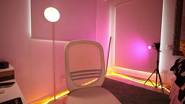 aliceabrams online show from September 18, 2025, 8:56 pm