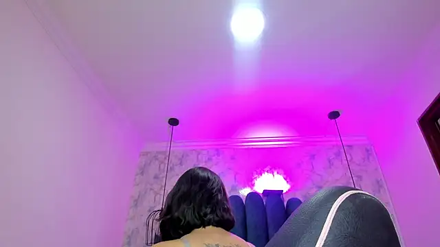 Snapshot of nalalye_cruzz_ chatting on February 12, 2026, 2:33 am nalalye cruzz online show from February 12, 2026, 2:33 am