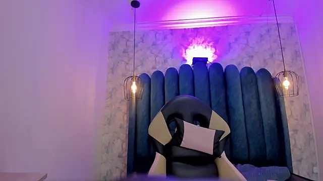 nalalye cruzz  online show from October 30, 2025, 2:54 am