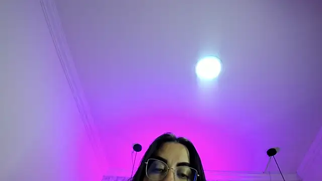 nalalye cruzz  online show from May 2, 2026, 2:39 am