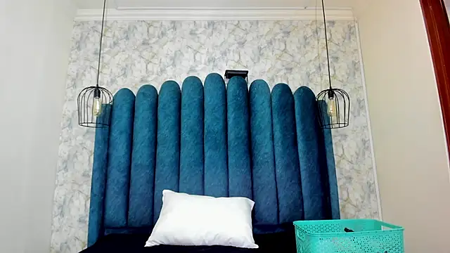 Snapshot of nalalye_cruzz_ chatting on February 14, 2026, 3:07 am nalalye cruzz online show from February 14, 2026, 3:07 am