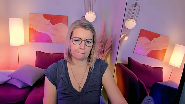 Annie Light online show from February 10, 2026, 6:34 am