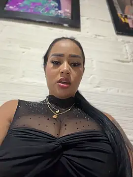 Luisa Fernandaa online show from May 6, 2026, 11:20 pm