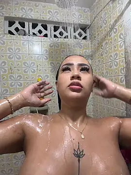 Luisa Fernandaa online show from April 23, 2026, 2:29 am