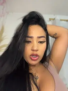 Luisa Fernandaa online show from July 7, 2026, 3:31 am
