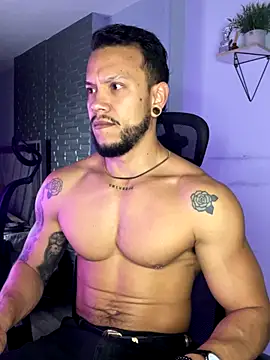 ARON TAYLER01 online show from October 25, 2025, 10:25 am