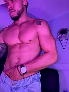 ARON TAYLER01 online show from October 6, 2025, 10:27 am