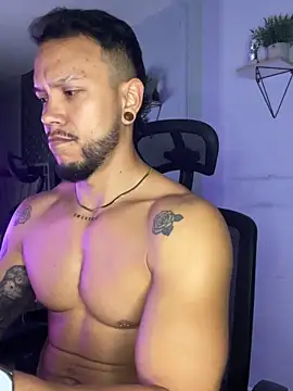 ARON TAYLER01 online show from October 2, 2025, 10:29 am