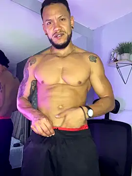 ARON TAYLER01 online show from October 31, 2025, 10:45 am