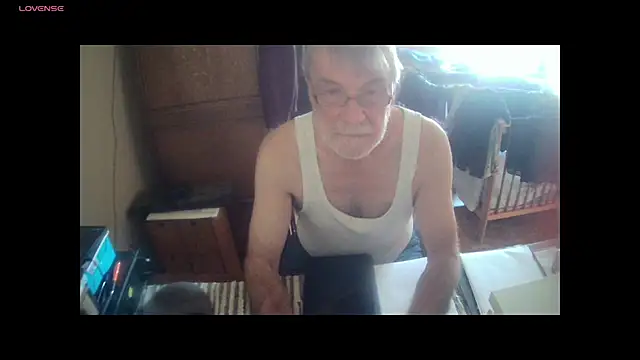 terrybare online show from October 28, 2025, 1:21 pm