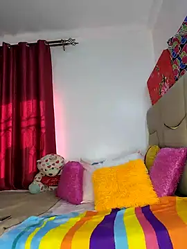 NicRaisaa online show from February 16, 2026, 6:12 am