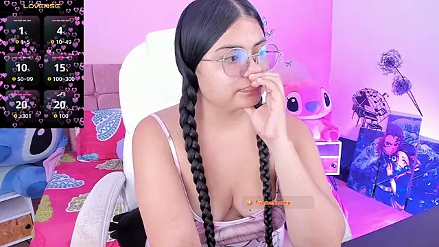 esmeralda112 online show from June 24, 2026, 7:44 pm