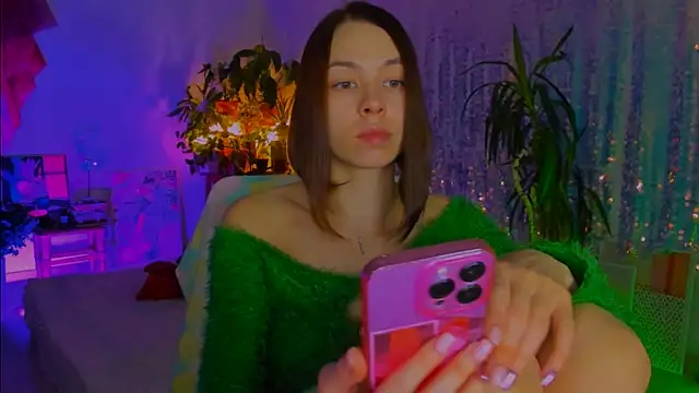 poli   online show from December 15, 2025, 4:13 pm