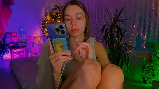 poli   online show from September 23, 2025, 3:08 pm