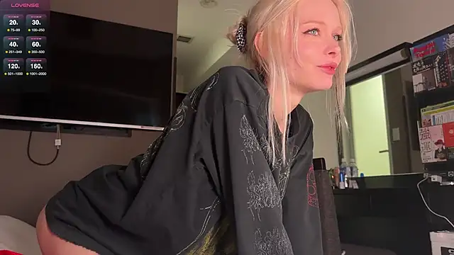 neon demon online show from December 31, 2024, 1:36 am