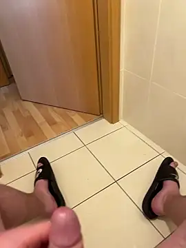 Snapshot of Cozqhh chatting on March 8, 2026, 12:41 pm Cozqhh online show from March 8, 2026, 12:41 pm