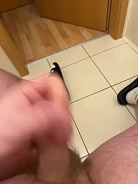 Snapshot of Cozqhh chatting on February 9, 2026, 1:53 pm Cozqhh online show from February 9, 2026, 1:53 pm