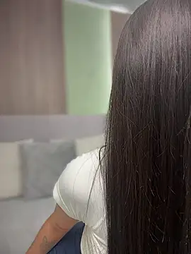 Im Valentina online show from June 25, 2026, 10:59 pm