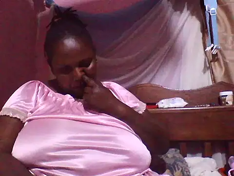 Snapshot of big_clits chatting on February 28, 2026, 5:12 pm big clits online show from February 28, 2026, 5:12 pm