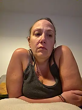 Wisie Cutie online show from May 6, 2026, 10:03 pm