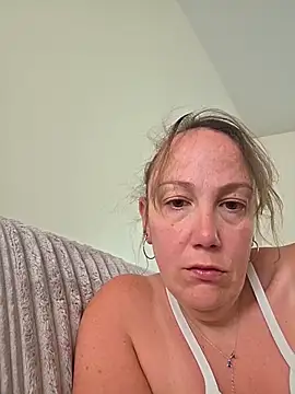 Wisie Cutie online show from April 21, 2026, 10:11 am