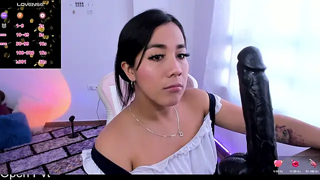 KAROLIVONNE online show from December 8, 2024, 4:28 pm