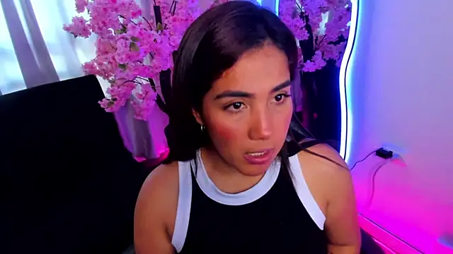 KAROLIVONNE online show from July 21, 2026, 9:16 pm