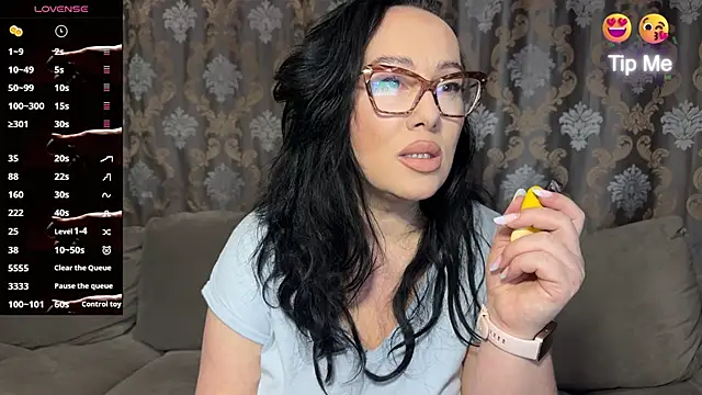 AnnaAnn online show from May 3, 2026, 7:17 pm