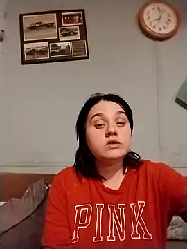 Lucifinakitten online show from December 3, 2025, 7:41 am