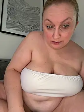 Snapshot of BBW_Nora chatting on August 3, 2026, 7:38 am BBW Nora online show from August 3, 2026, 7:38 am