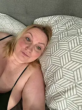 Snapshot of BBW_Nora chatting on July 4, 2026, 6:31 am BBW Nora online show from July 4, 2026, 6:31 am